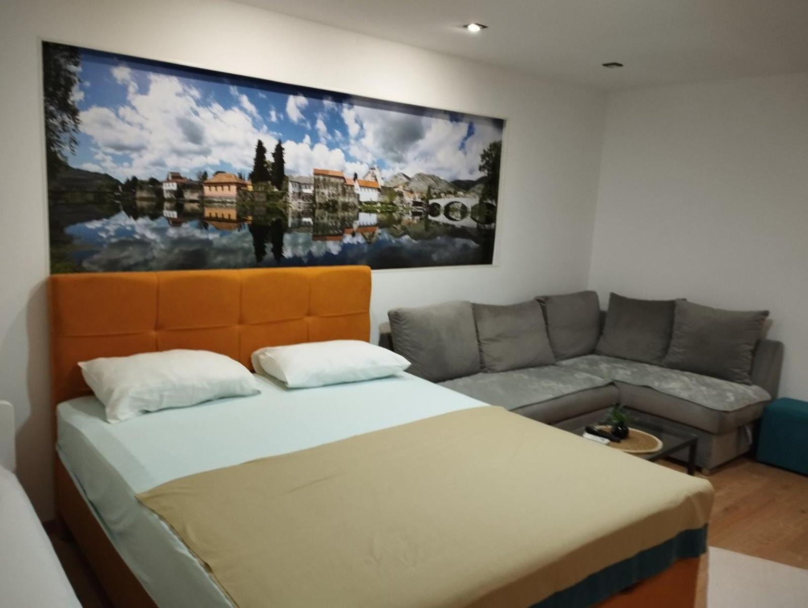 Casablanca Apartment Требине Екстериор снимка