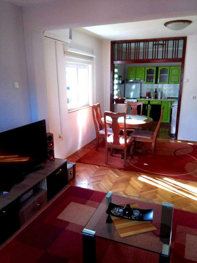 Casablanca Apartment Требине Екстериор снимка