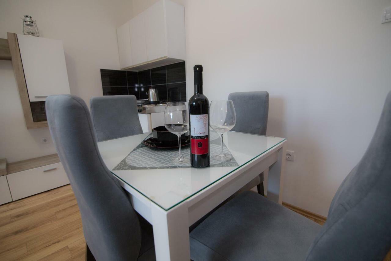 Casablanca Apartment Требине Екстериор снимка